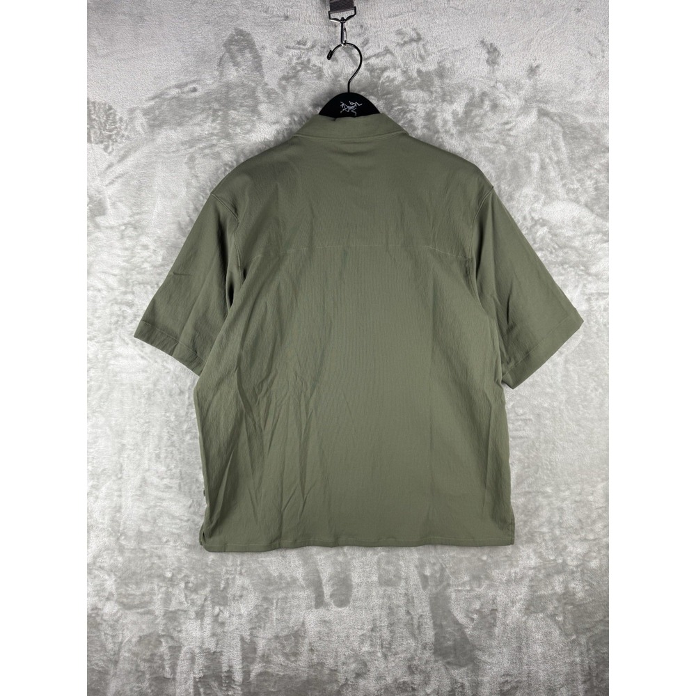 Lululemon‎ Relaxed Fit Short Sleeve Stretch Green Shirt Mens Size M/L Pockets - Picture 2 of 8